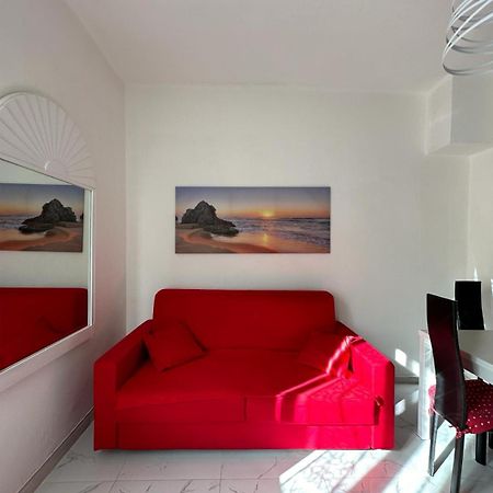 Wh - Dolce Vita - Bilocale - 5 Minuti Dal Centro - Parcheggio Gratuito - Wifi Сан Ремо Екстериор снимка