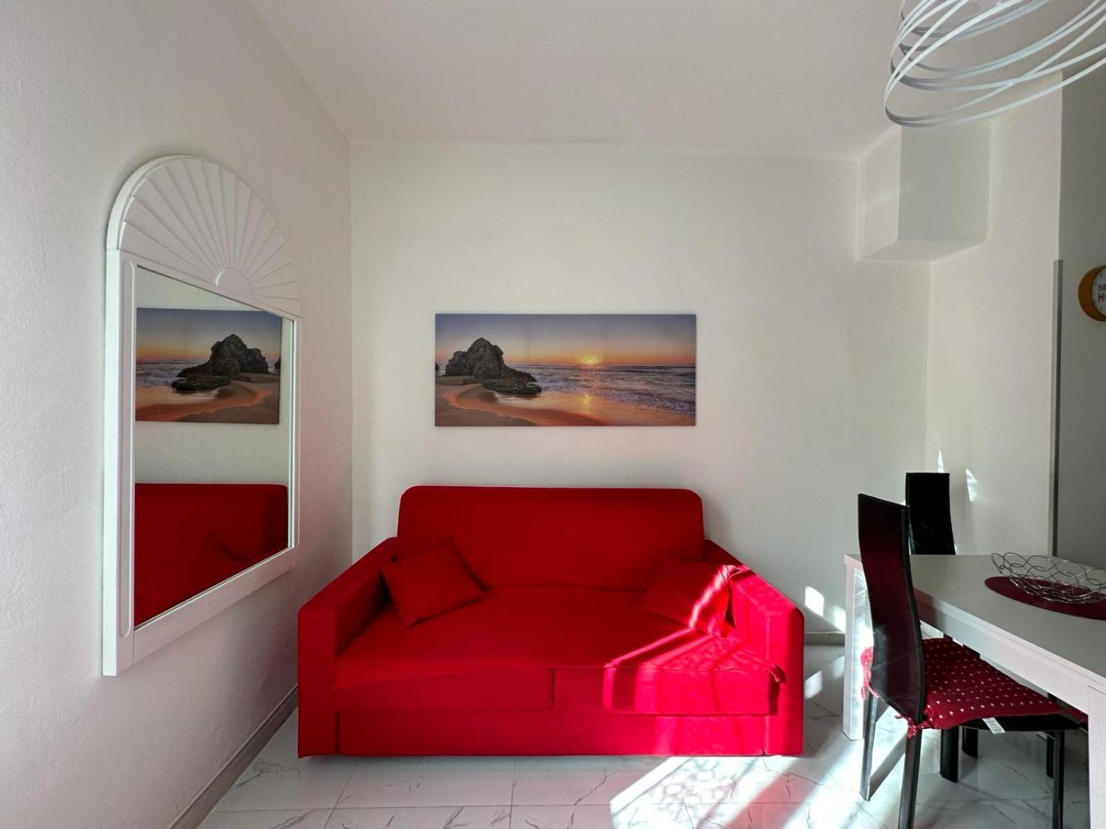 Wh - Dolce Vita - Bilocale - 5 Minuti Dal Centro - Parcheggio Gratuito - Wifi Сан Ремо Екстериор снимка